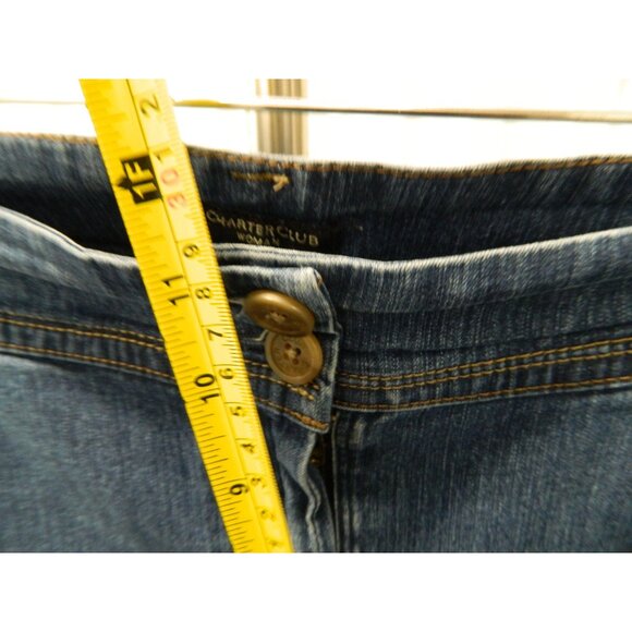 Charter Club Womens Blue Denim Capri Jeans Size 16W Classic Fit Button Accents - Picture 9 of 10
